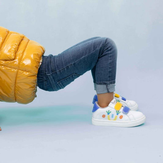 Tenis monu mini para niños y niñas en colores vibrantes y diseño divertido