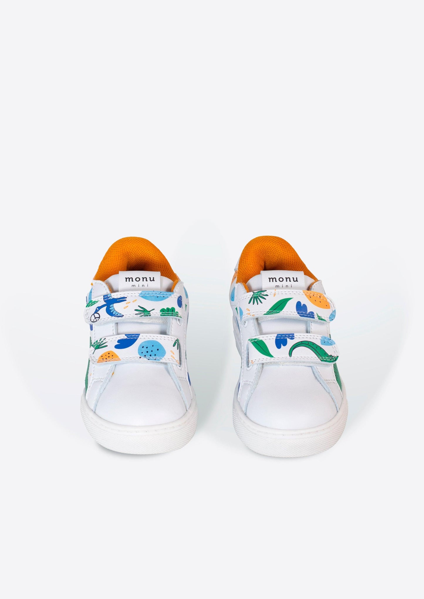 Tenis Dino Rugido de Monu Mini - Estampado de dinosaurios enérgico y colores vibrantes. Foto frente.