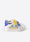 Tenis Monu Mini para niños y niñas, diseño vibrante y divertido con caritas felices en los costados, vista lateral
