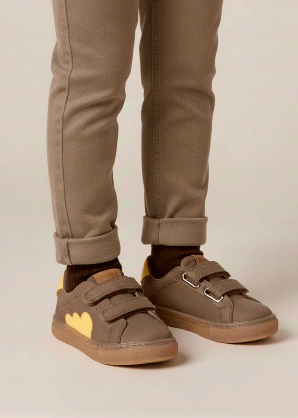 Tenis Cafes monu mini